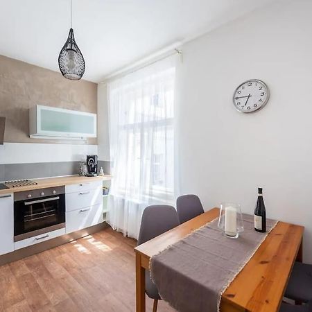 2 Bedrooms Apt Near Wenceslas Sq Прага Екстер'єр фото
