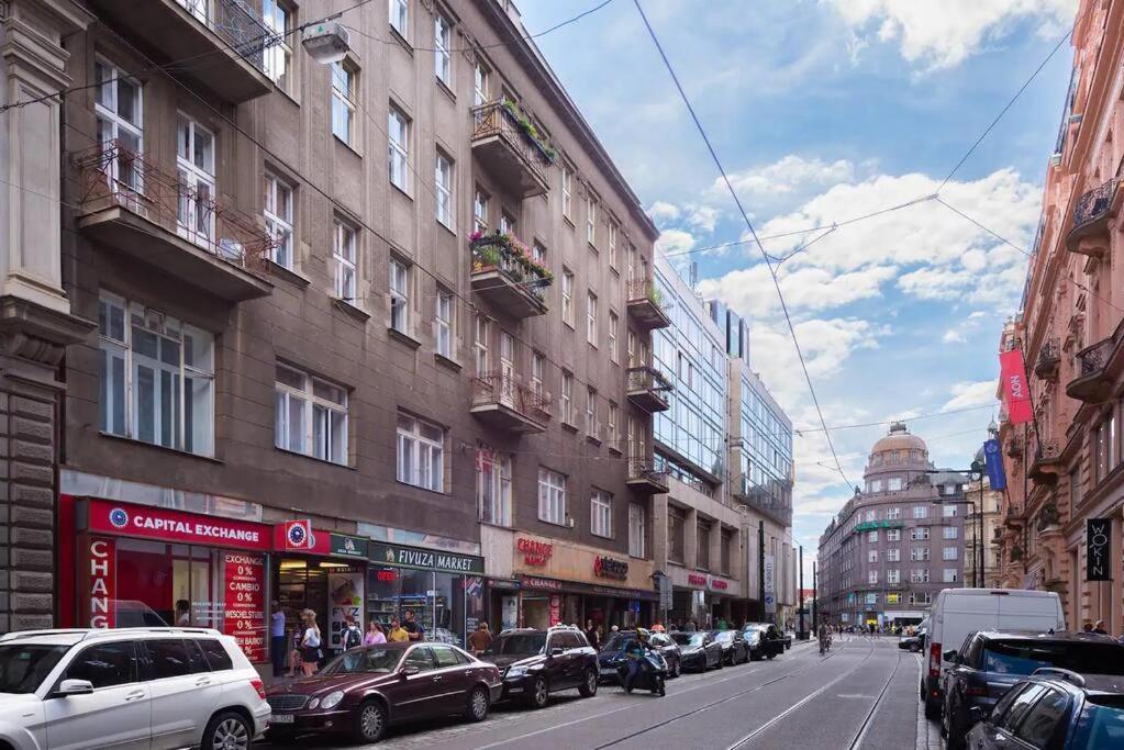 2 Bedrooms Apt Near Wenceslas Sq Прага Екстер'єр фото
